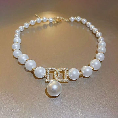 Pearl Collarbone Necklace